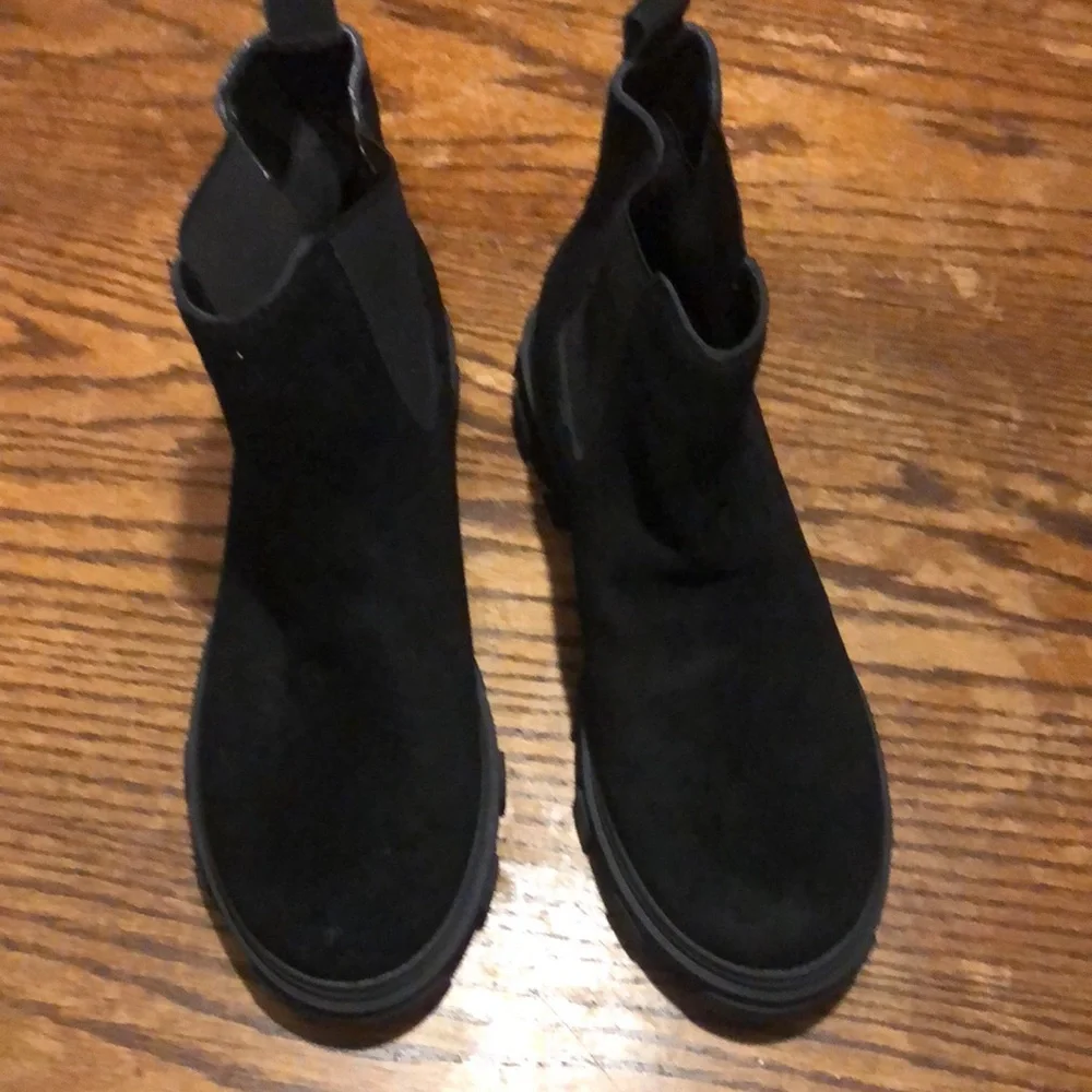 New Urban Outfitters chunky boots - Picture 12 of 13